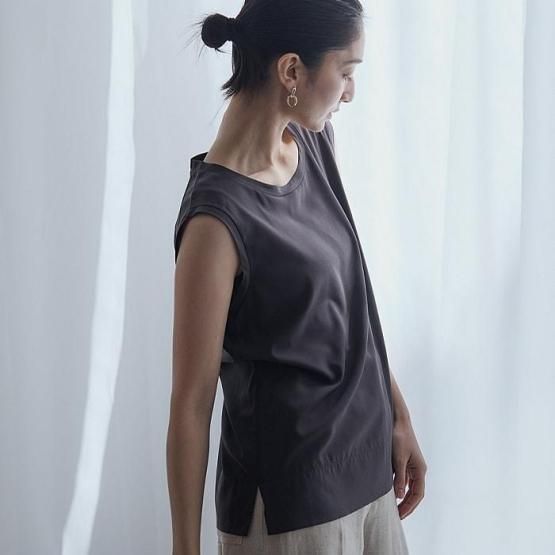 DRESS HERSELF オンラインショップ ノースリーブブラウス