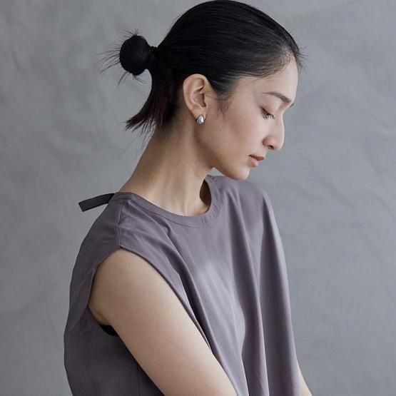 【CAROLINA HERRERA】ミディワンピース ギャザー入り ウエストギャザーキャミワンピース[IT46-26A010]｜URBAN