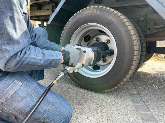 大型車用タイヤインパクトレンチTW-505 ！ エアー インパクトレンチ ソケット セット 3200N.m 25.4mm 1