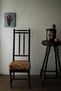 なだらかな滑降 漆黒の椅子-antique black chair
