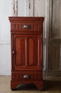 チェスト、煉瓦色に染まる-antique french chest