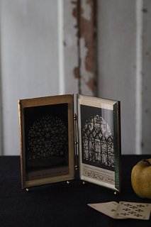 その枠、慈しみのデザイン-antique stand photo frame