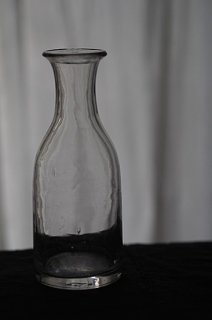 透明感へのレヴュー-antique glass carafe