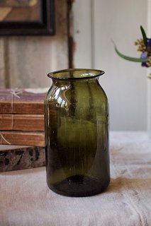 深いオリーブグリーン漂うガラス瓶-antique mushroom bottle
