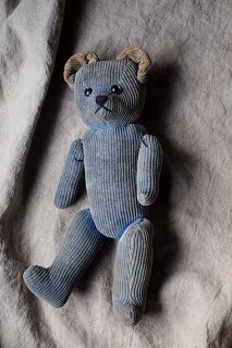 ブルーブルー コーデュロイのクマ-corduroy teddy bear