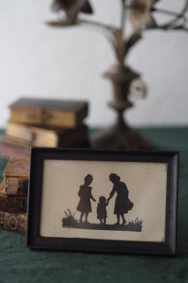 三姉妹と野に咲く花-silhouette card stand frame