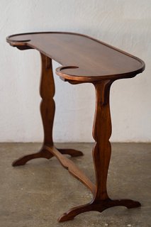 細身のランプテーブル-antique walnut table