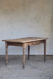 フレンチシックなテーブル-french pine top table