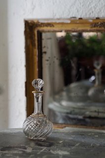 パフュームボトル 一巡、もう一巡-antique glass perfume bottle