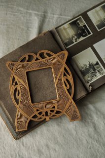 曲線ジャポニスム紅葉と矢羽根-wood carving photo frame