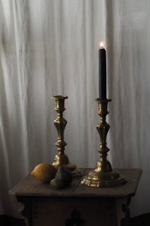 真鍮ゴールド 物憂げな明かり-antique pair candle stand
