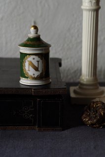 Nの紋章さんざめく-antique ceramic pot