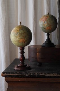 小さな地球儀-antique globe objet