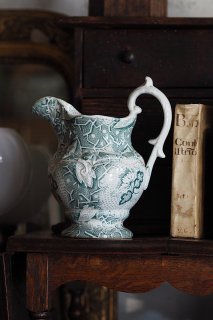 ピッチャー 不可思議な文様-antique pottery pitcher