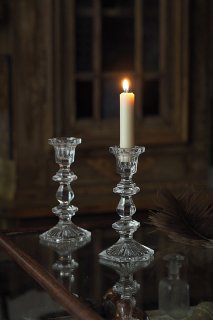 段階を生む光の連鎖、クリスタル硝子の燭台-crystal glass candle stand