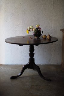 オークの丸テーブル-antique oak round table