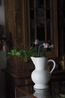 白の水差し-vintage pottery pitcher