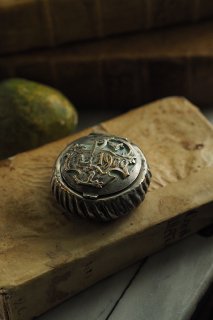 時代を引く天使-antique metal small case