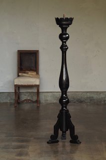 黒い大きな燭台-antique black candle stand