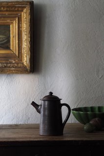 焦げ茶のティーポット-vintage pottery pitcher