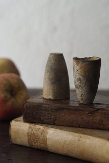 枯れたるつぼ-antique melting pot