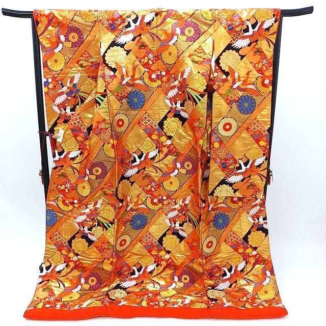 色打掛　金色の花柄着物 色打掛レンタル 金色/金地に松紅葉 NT-106 | 色打掛レンタル