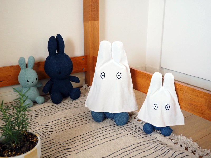 日本限定商品 【BONTON TOYS】 おばけミッフィー × Denim 33cm | Light Wash / Mid Wash / Raw  デニム ぬいぐるみ miffy うさこちゃん ハロウィン インテリア 出産祝い ファーストトイ 着せ替え 誕生日 ボントントイズ ブルーナ Dick  Bruna 【正規品】 リトルレモネード