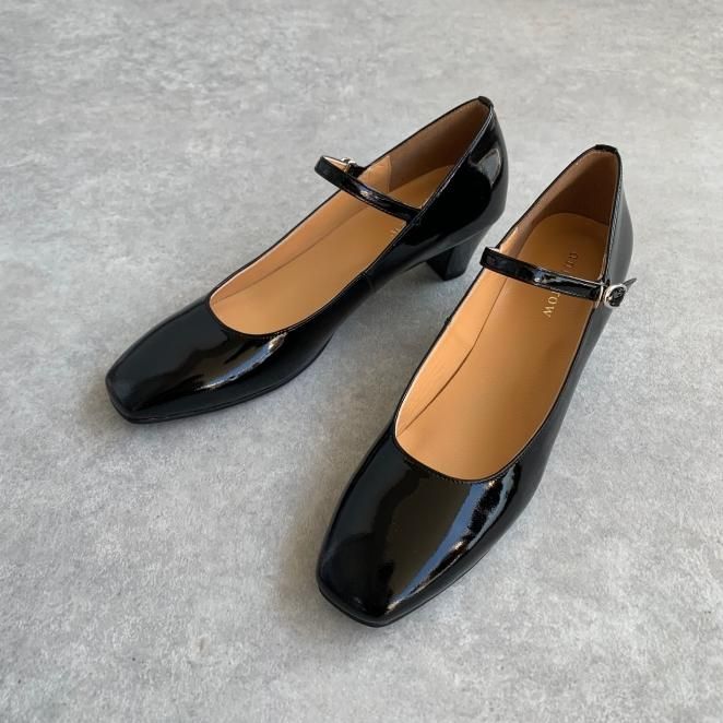 【新品】アンナロウ　anna row 幅狭　靴　23.5 美品 anna row アンナロウ 23.5 幅狭 サンダル レザー ブラック
