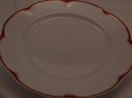 ペッカ(Pekka) レッド×ゴールド / プレート23cm | アラビア(ARABIA)の