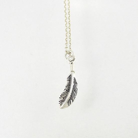 【Harvey Mace】ナバホ族　ペンダント ミニフェザー　ハーヴィーメイス Harvey Mace】ナバホ族 ペンダント ミニフェザー ハーヴィー