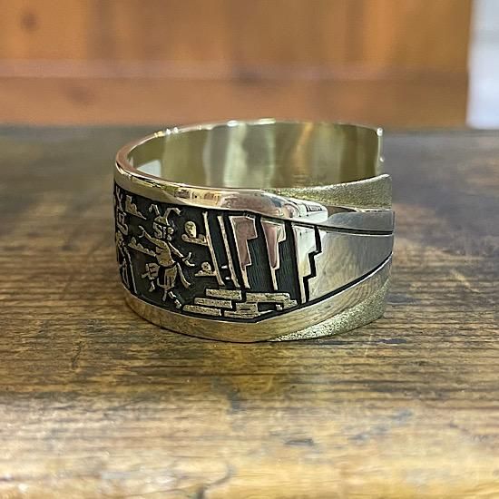 ポピ族ベネットカゲンヴェマ Bennett Kagenvema ホピ族 オーバーレイ バングル 美品 ベネット