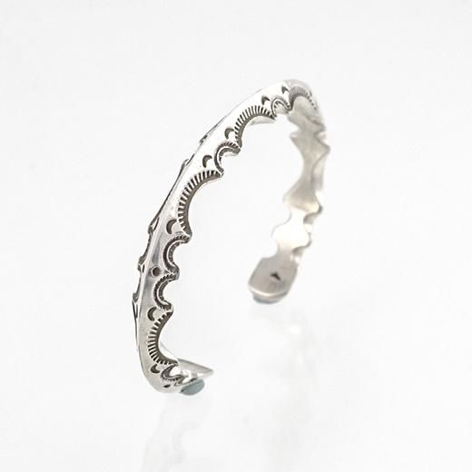 Ray akadai(レイアダカイ)ナバホ族ジグザグトライアングルバングル Indian Jewelry（インディアンジュエリー） ナバホ レイアダカイ