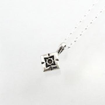 ץߥ˥ڥ  By Jennifer Curtis