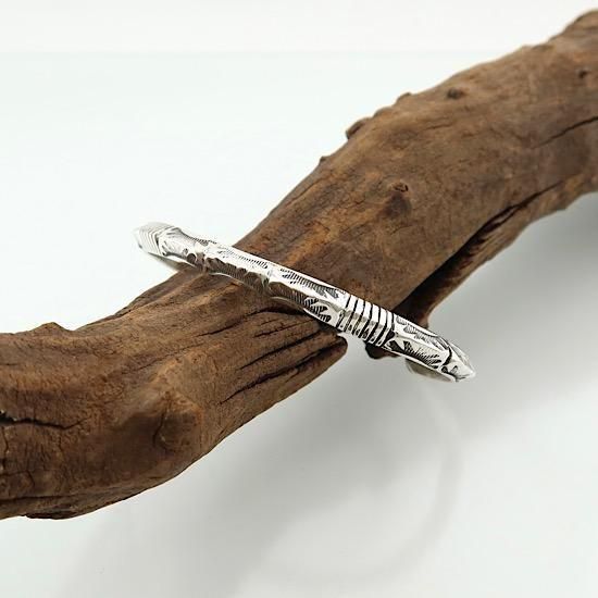 Navajo Geneva Ramone バングル インディアンジュエリー Navajo BANGLE（GENEVA RAMONE ジェネバ ラモーン） / indian