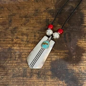 184 ブラックオニキスとクレイジーホースのなネックレス　ナバホパール付き 184 ブラックオニキスとクレイジーホースのなネックレス ナバホ