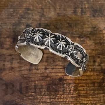 ▷ デルバートゴードン - インディアンジュエリー専門店 Sandia