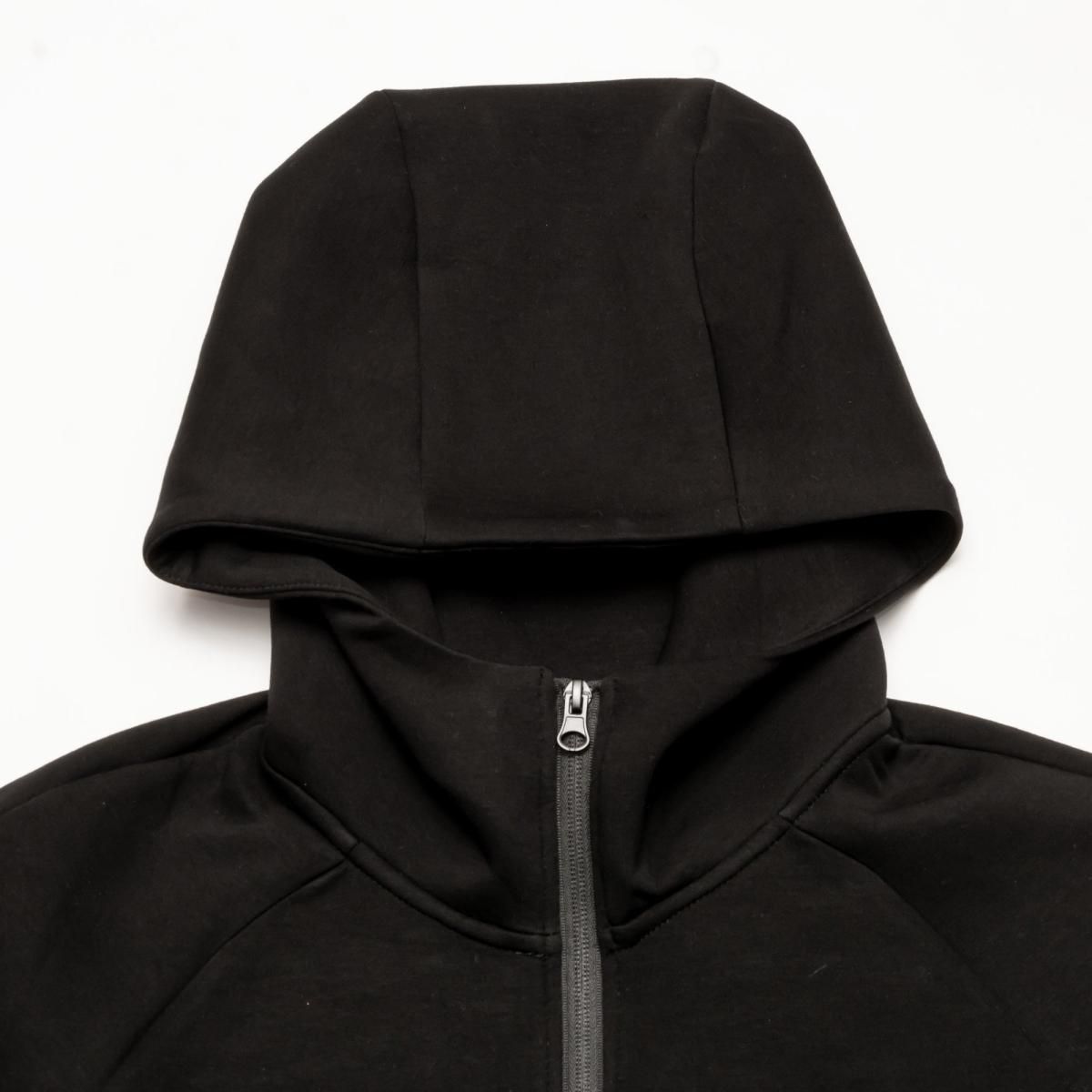 TECH PUNCH PARKER, BLACK - THE SWINGGGR ONLINE STORE