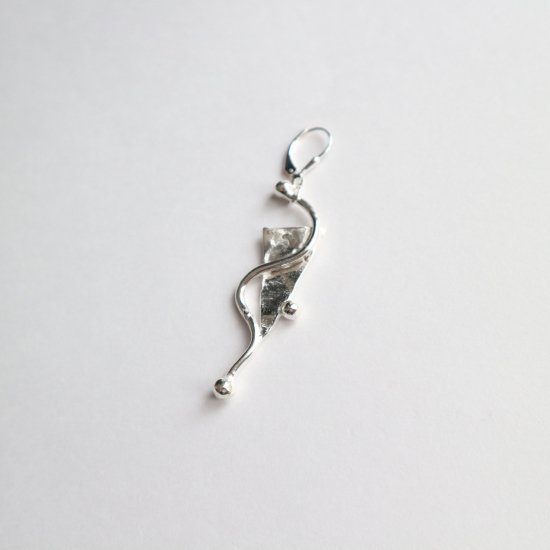 <img class='new_mark_img1' src='https://img.shop-pro.jp/img/new/icons14.gif' style='border:none;display:inline;margin:0px;padding:0px;width:auto;' />【Silver925】Abstract art pierce/earring【片耳】