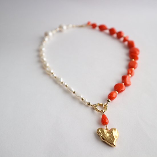Heart & Halfcolor pearl necklace