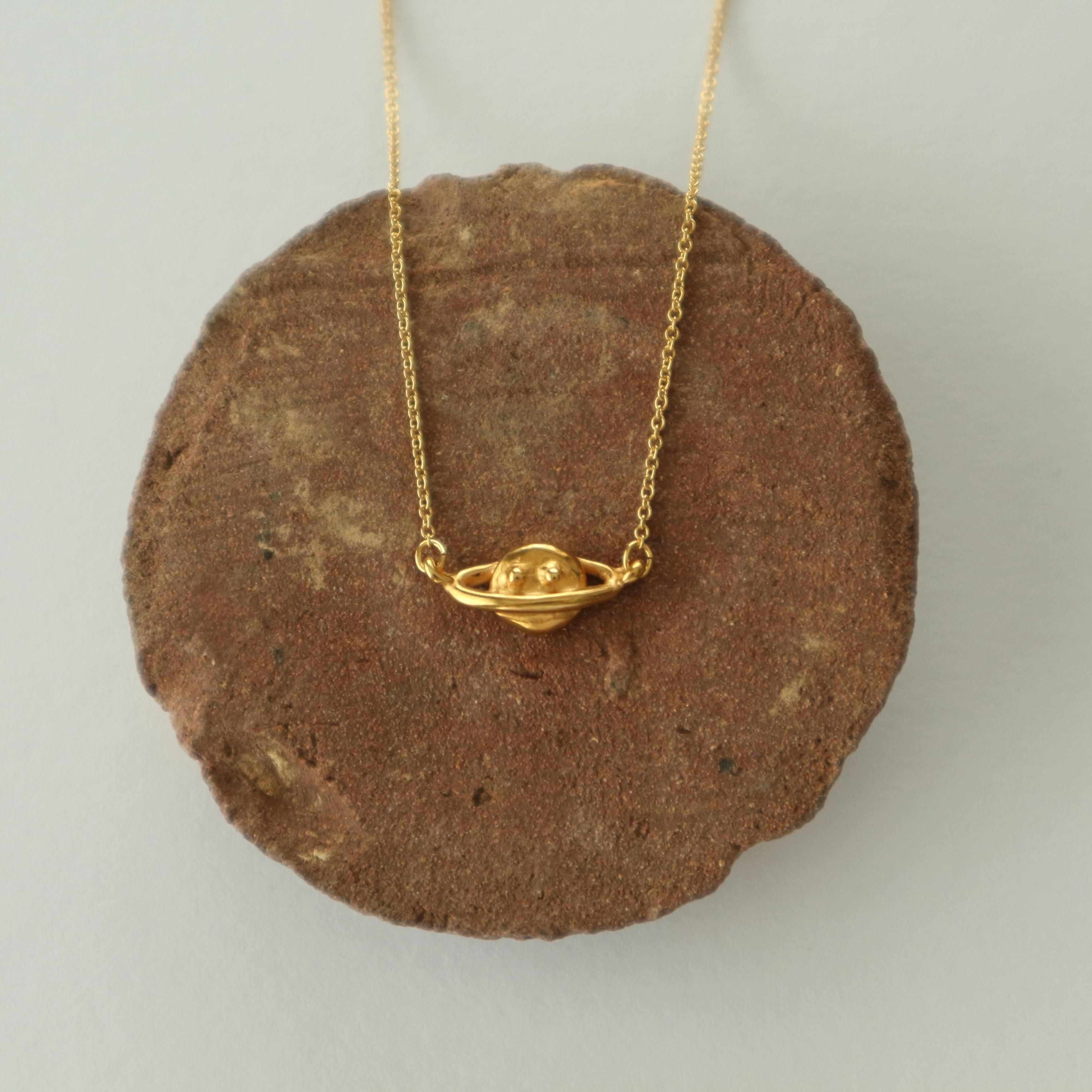 <img class='new_mark_img1' src='https://img.shop-pro.jp/img/new/icons14.gif' style='border:none;display:inline;margin:0px;padding:0px;width:auto;' />Little Saturn necklace