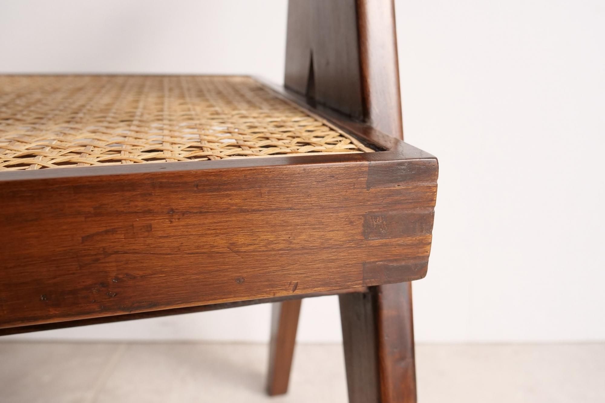 Pierre Jeanneret Floating Back Chair リプロダクト チャン Pierre Jeanneret Floating Back Chair リプロダクト チャン