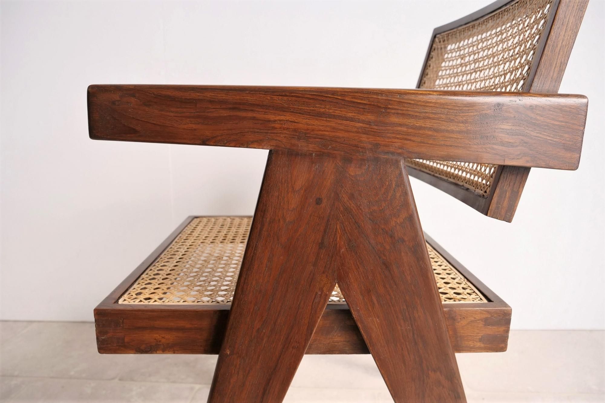 Pierre Jeanneret Floating Back Chair リプロダクト チャン Pierre Jeanneret Floating Back Chair リプロダクト チャン