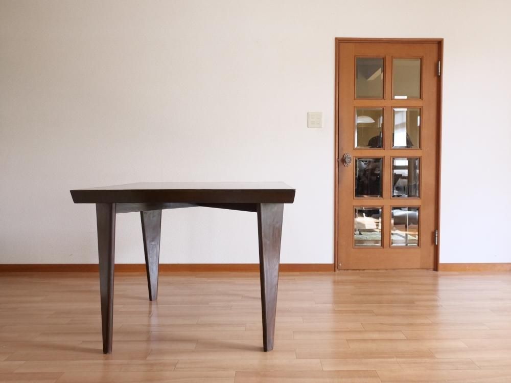 Pierre Jeanneret Square Dining Table ץ