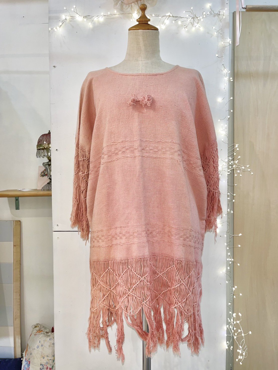 <img class='new_mark_img1' src='https://img.shop-pro.jp/img/new/icons20.gif' style='border:none;display:inline;margin:0px;padding:0px;width:auto;' />《50%OFF SALE》pink fringe tunic