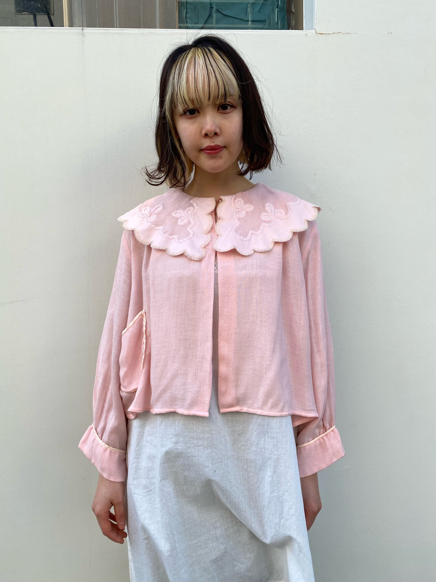 pink scallop bed jacket