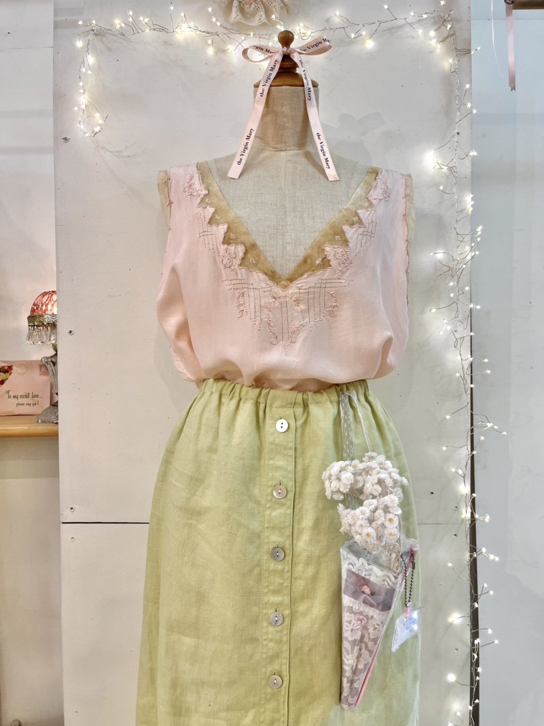 <img class='new_mark_img1' src='https://img.shop-pro.jp/img/new/icons20.gif' style='border:none;display:inline;margin:0px;padding:0px;width:auto;' />《SALE》lime green skirt