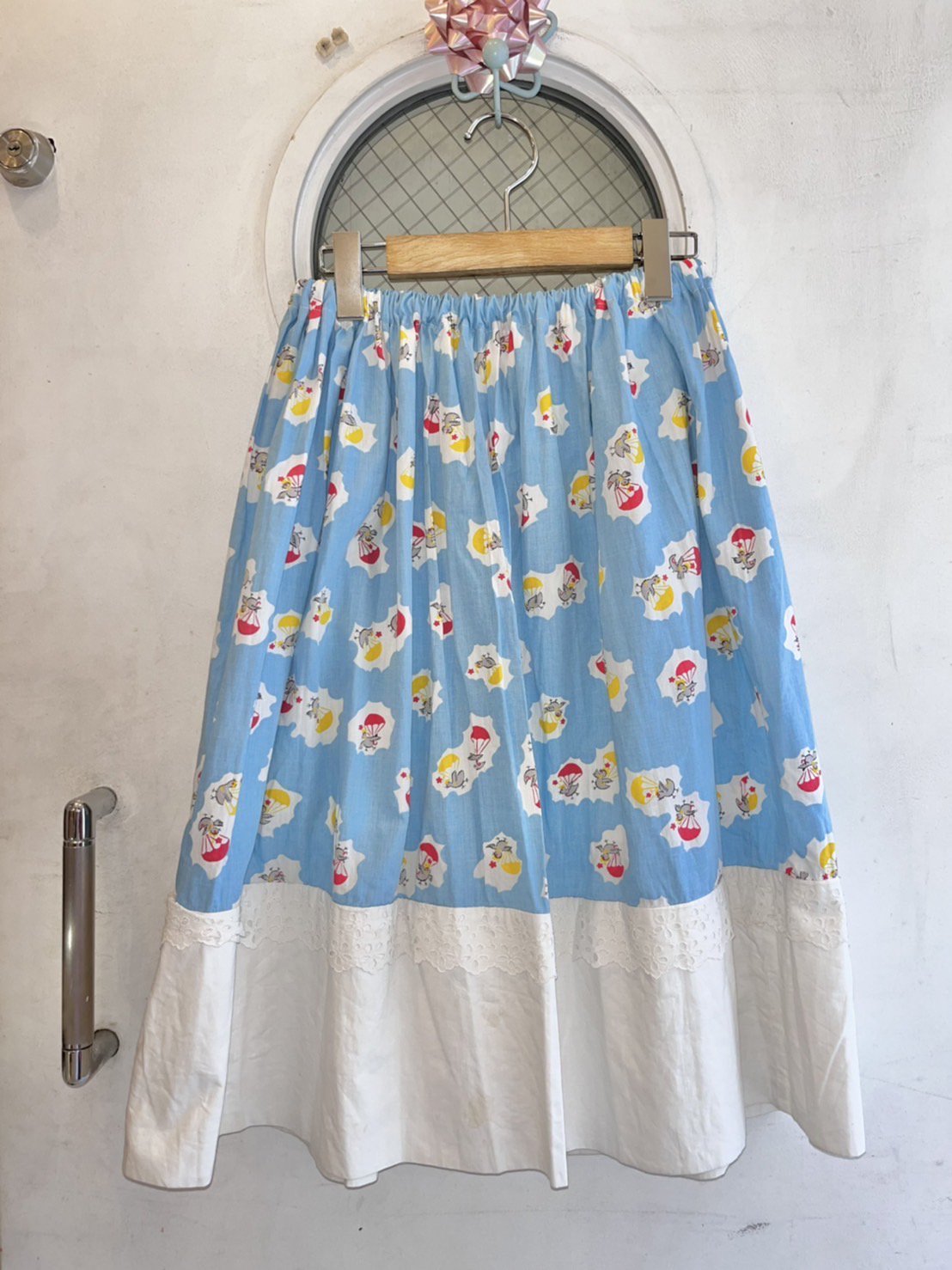 <img class='new_mark_img1' src='https://img.shop-pro.jp/img/new/icons20.gif' style='border:none;display:inline;margin:0px;padding:0px;width:auto;' />《SALE》bird skirt