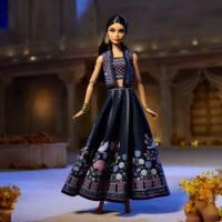 <img class='new_mark_img1' src='https://img.shop-pro.jp/img/new/icons55.gif' style='border:none;display:inline;margin:0px;padding:0px;width:auto;' />Diwali Barbie Doll by Anita Dongre