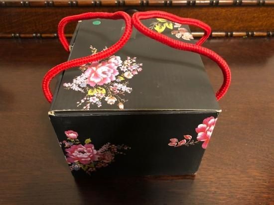 青い花柄の茶器 Looking For 物色