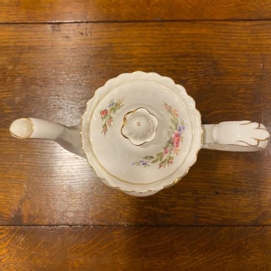 イギリス ROYAL ALBERT(ロイヤルアルバート) 'MOSS ROSE'(モスローズ